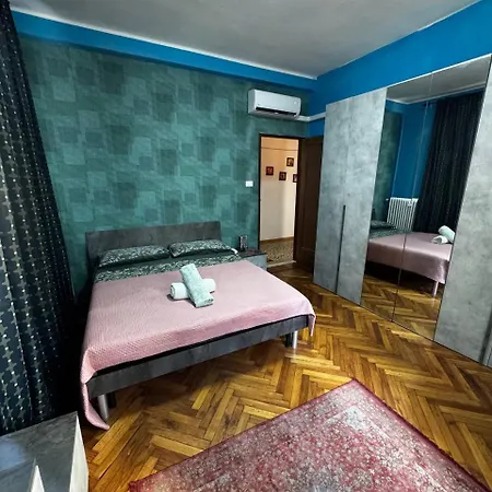 Elegant Coco stay- 10 min to Venice-2