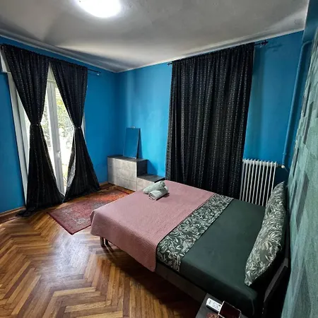 Elegant Coco stay- 10 min to Venice-3